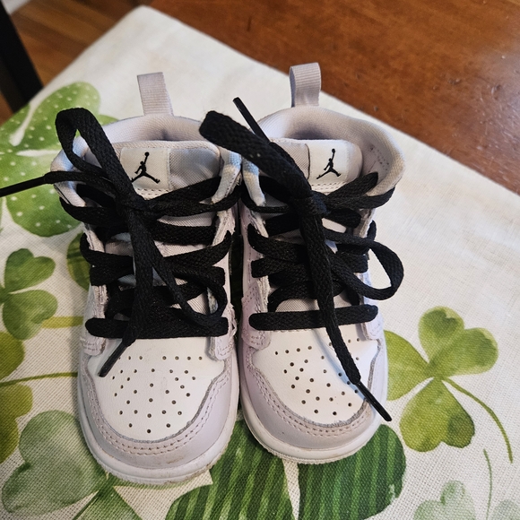 Nike Air Jordan Baby' Sneakers - Picture 2 of 6